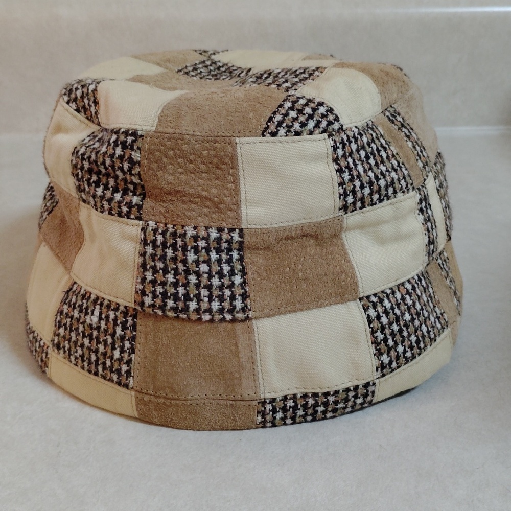 Wilsons Leather Patchwork Bucket Hat in Cream, Tan & Black Houndstooth - Picture 2 of 6